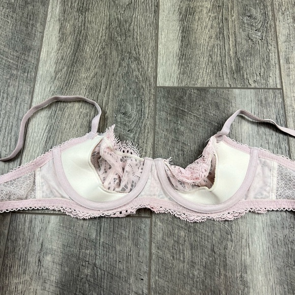 34B VS Light Pink Demi Bra - Picture 11 of 12